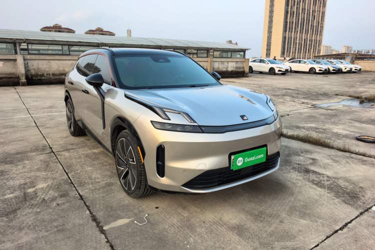 Used Lynk & Co 08 EM-P 2023 120km Long-Range Halo Exterior 3