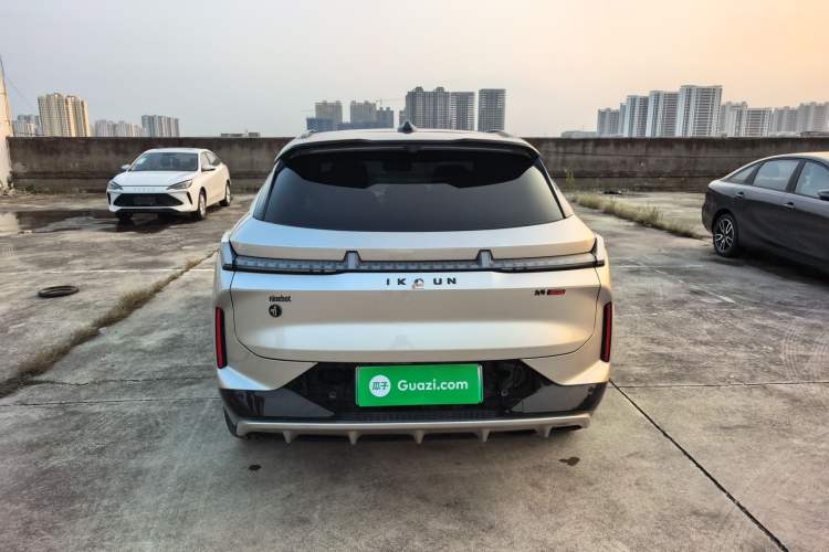 Used Lynk & Co 08 EM-P 2023 120km Long-Range Halo Exterior 7