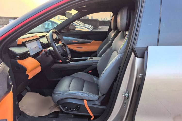Used Lynk & Co 08 EM-P 2023 120km Long-Range Halo Interior 2