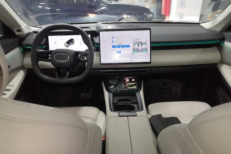 Used Lynk & Co 08 EM-P 2025 245km Ultra-Long Range Halo Interior 2