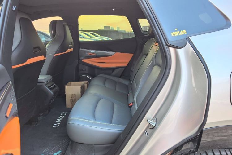 Used Lynk & Co 08 EM-P 2023 120km Long-Range Halo Interior 4