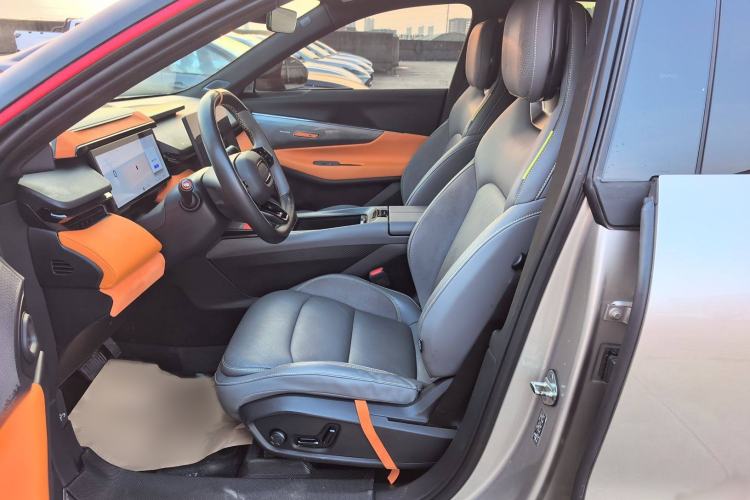 Used Lynk & Co 08 EM-P 2023 120km Long-Range Halo Left Front Seat