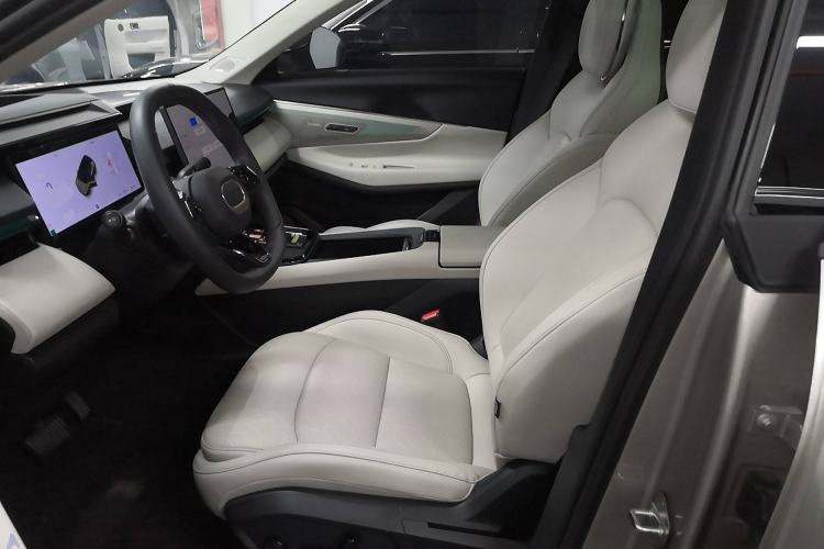 Used Lynk & Co 08 EM-P 2025 245km Ultra-Long Range Halo Left Front Seat