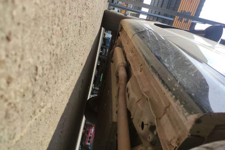 Used Lynk & Co 08 EM-P 2023 220km All-Wheel-Drive Performance Halo Left Side Sill