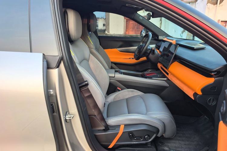Used Lynk & Co 08 EM-P 2023 120km Long-Range Halo Right Front Seat