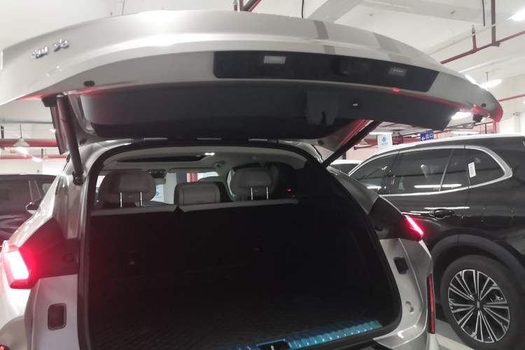 Used Lynk & Co 08 EM-P 2025 245km Ultra-Long Range Halo Trunk