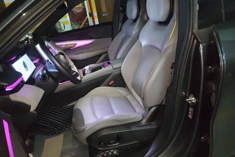Used Lynk & Co 08 EM-P 2023 120km Long-Range Halo Left Front Seat