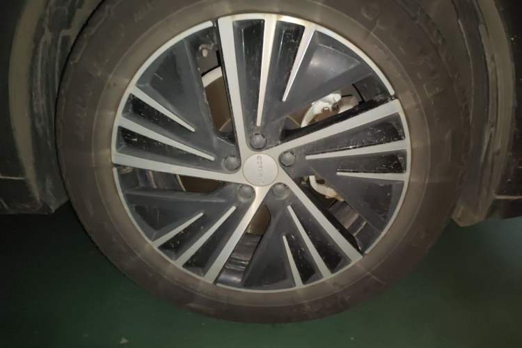 Used Lynk & Co 08 EM-P 2023 120km Long-Range Halo Right Front Wheel Hub