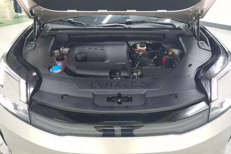 Used Lynk & Co 08 EM-P 2023 220km All-Wheel-Drive Performance Halo Engine Bay