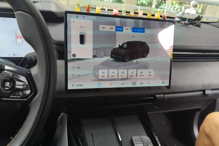 Used Lynk & Co 08 EM-P 2023 120km Long-Range Halo Audio And AC Panel