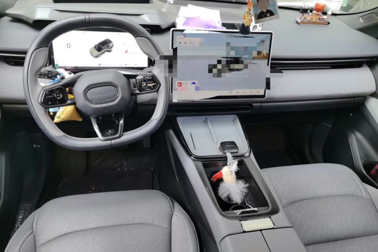 Used Lynk & Co 08 EM-P 2023 120km Long-Range Halo Center Console
