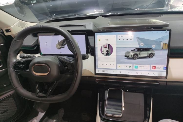 Used Lynk & Co 08 EM-P 2023 245km Ultra-Long Range Halo Center Console