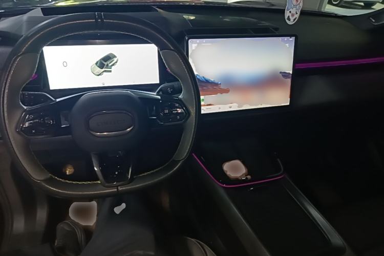 Used Lynk & Co 08 EM-P 2023 120km Long-Range Halo Center Console