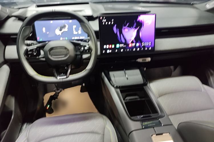 Used Lynk & Co 08 EM-P 2023 120km Long-Range Halo Center Console