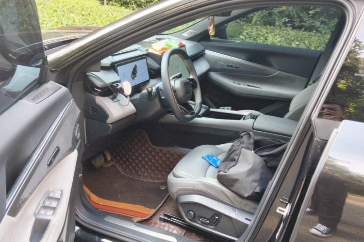 Used Lynk & Co 08 EM-P 2023 245km Ultra-Long Range Halo Driver Seat