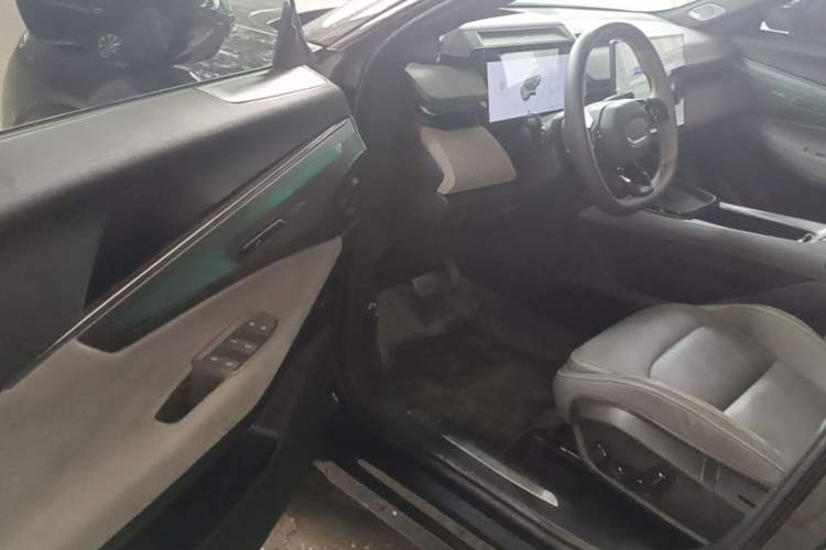 Used Lynk & Co 08 EM-P 2023 245km Ultra-Long Range Halo Driver Seat