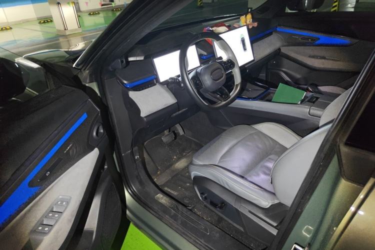 Used Lynk & Co 08 EM-P 2023 220km All-Wheel-Drive Performance Halo Driver Seat