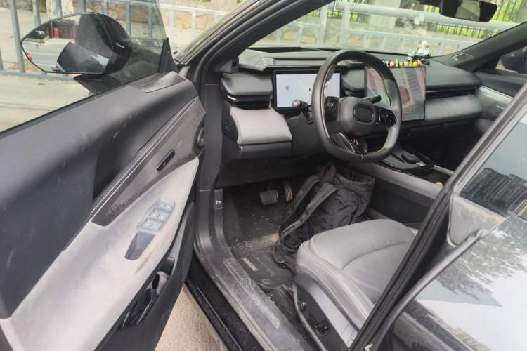 Used Lynk & Co 08 EM-P 2023 120km Long-Range Halo Driver Seat