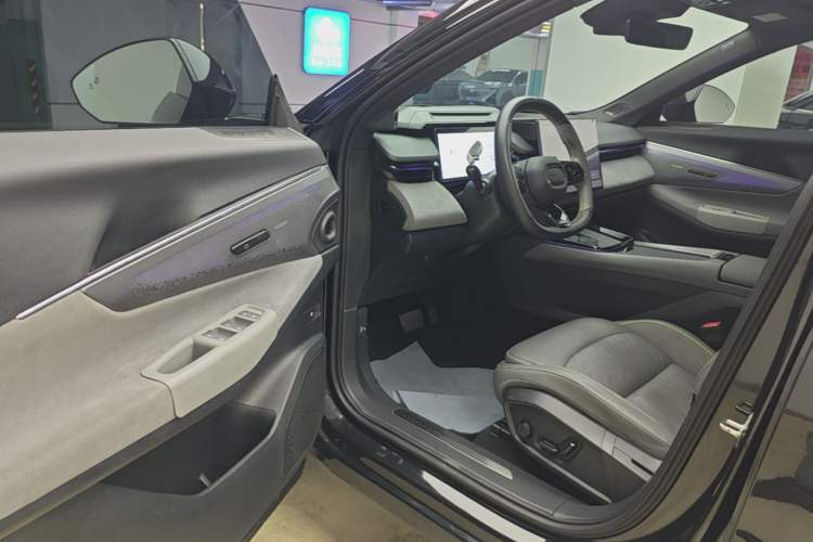 Used Lynk & Co 08 EM-P 2023 120km Long-Range Halo Driver Seat