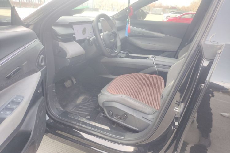 Used Lynk & Co 08 EM-P 2023 120km Long-Range Pro Driver Seat