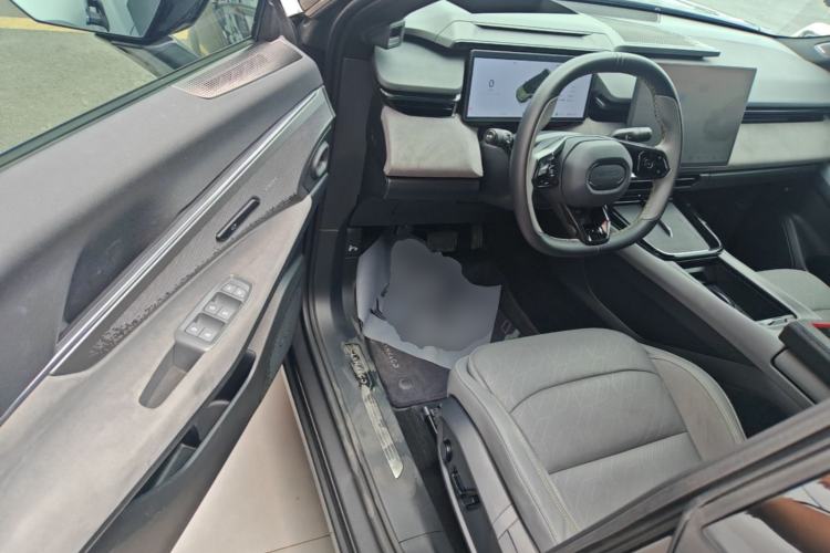 Used Lynk & Co 08 EM-P 2023 245km Ultra-Long Range Halo Driver Seat