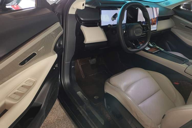 Used Lynk & Co 08 EM-P 2023 245km Ultra-Long Range Halo Driver Seat