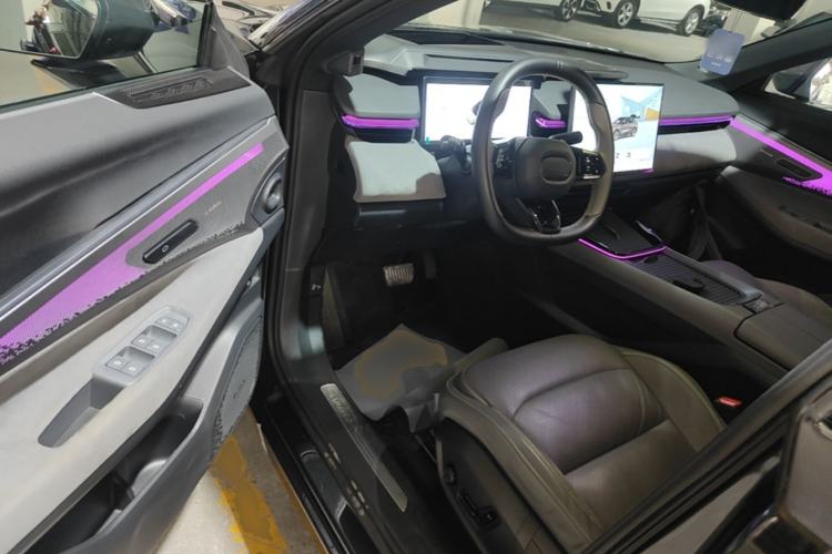 Used Lynk & Co 08 EM-P 2023 220km All-Wheel-Drive Performance Halo Driver Seat