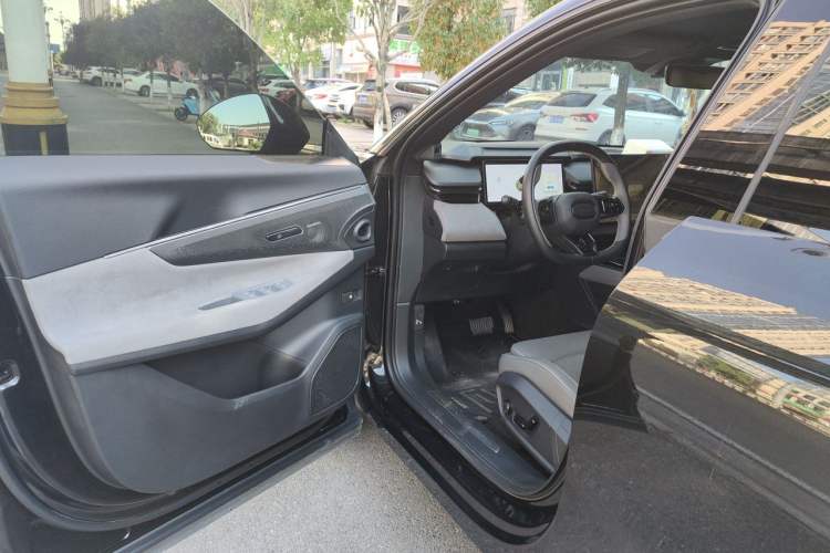 Used Lynk & Co 08 EM-P 2023 245km Ultra-Long Range Halo Driver Seat