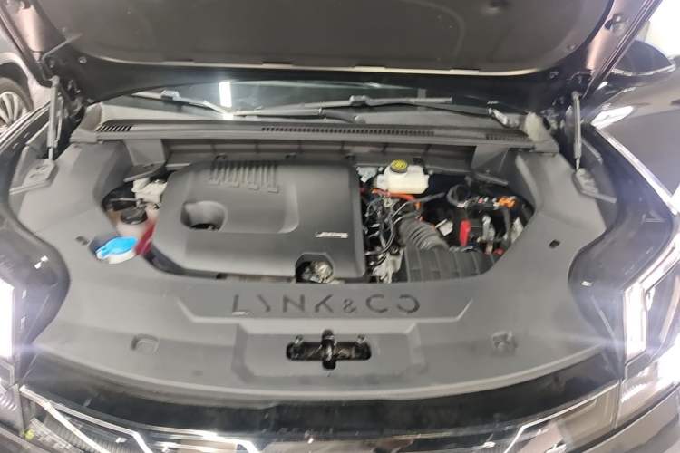 Used Lynk & Co 08 EM-P 2023 120km Long-Range Halo Engine Bay