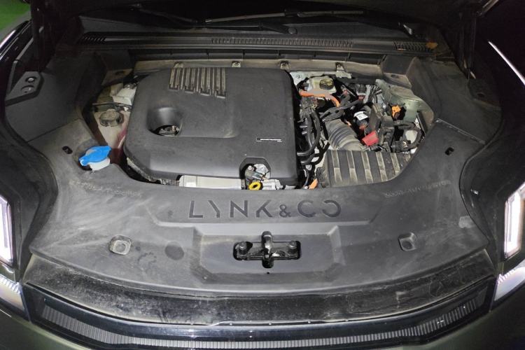 Used Lynk & Co 08 EM-P 2023 220km All-Wheel-Drive Performance Halo Engine Bay