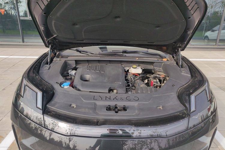 Used Lynk & Co 08 EM-P 2023 120km Long-Range Pro Engine Bay
