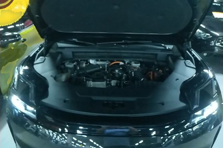 Used Lynk & Co 08 EM-P 2023 220km All-Wheel-Drive Performance Halo Engine Bay