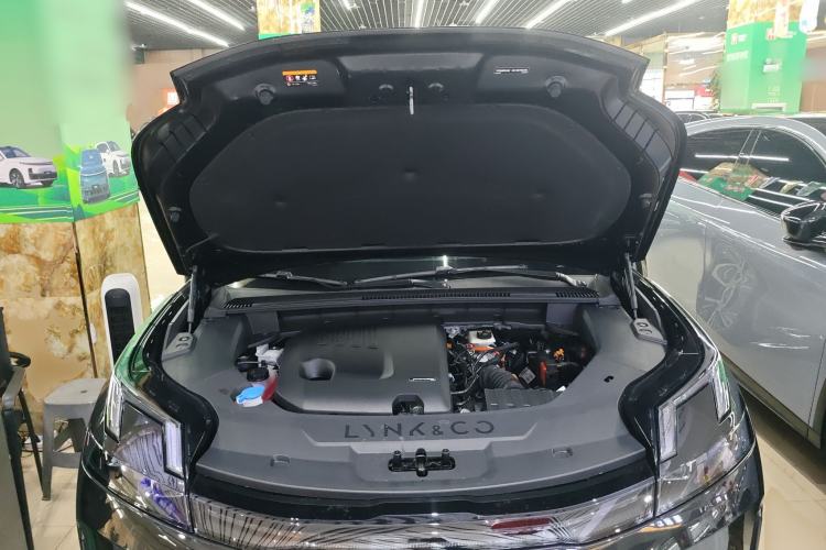 Used Lynk & Co 08 EM-P 2023 220km All-Wheel-Drive Performance Halo Engine Bay
