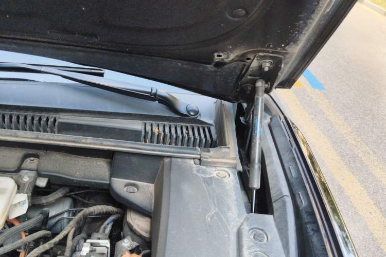 Used Lynk & Co 08 EM-P 2023 245km Ultra-Long Range Halo Engine Bay Left