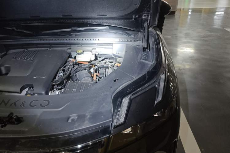 Used Lynk & Co 08 EM-P 2023 245km Ultra-Long Range Halo Engine Bay Left