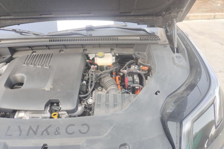 Used Lynk & Co 08 EM-P 2023 120km Long-Range Pro Engine Bay Left