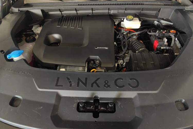 Used Lynk & Co 08 EM-P 2023 120km Long-Range Halo Engine Bay