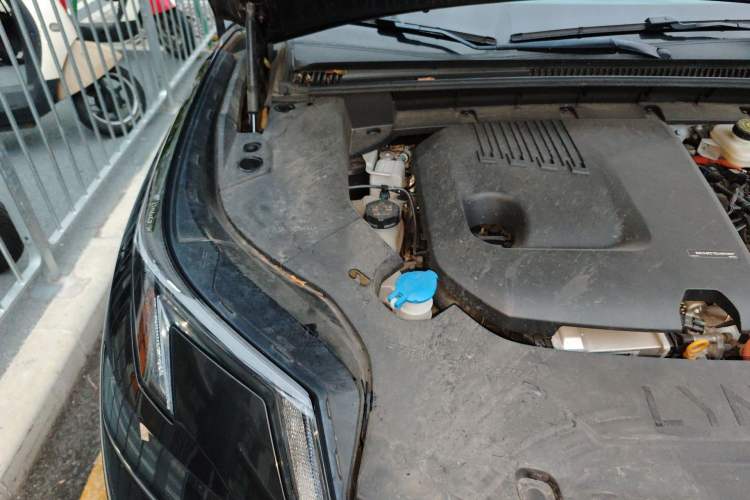 Used Lynk & Co 08 EM-P 2023 120km Long-Range Halo Engine Bay Right