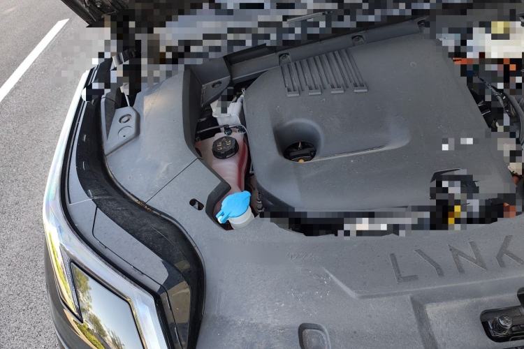 Used Lynk & Co 08 EM-P 2023 120km Long-Range Pro Engine Bay Right