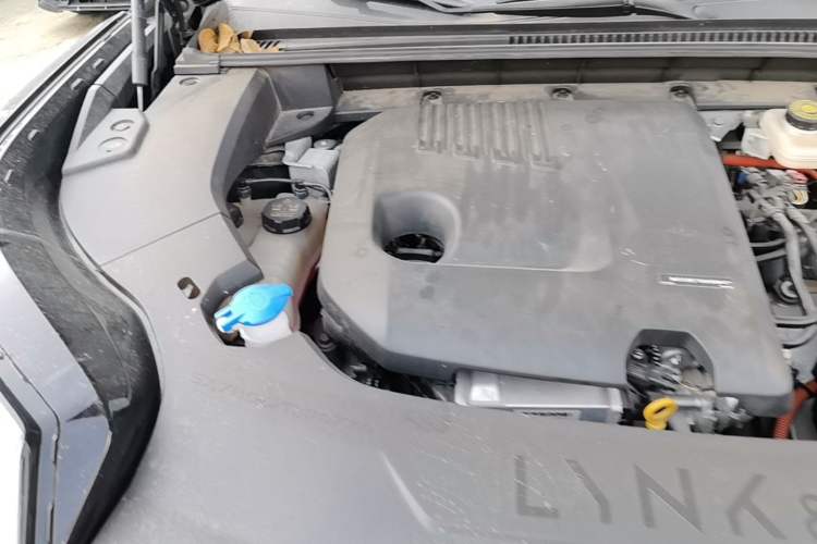Used Lynk & Co 08 EM-P 2023 120km Long-Range Halo Engine Bay Right