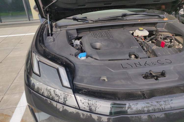 Used Lynk & Co 08 EM-P 2023 120km Long-Range Pro Engine Bay Right