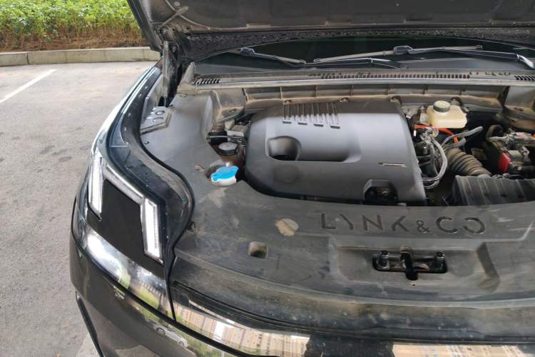 Used Lynk & Co 08 EM-P 2023 120km Long-Range Halo Engine Bay Right
