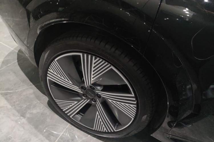 Used Lynk & Co 08 EM-P 2023 245km Ultra-Long Range Halo Exterior 1