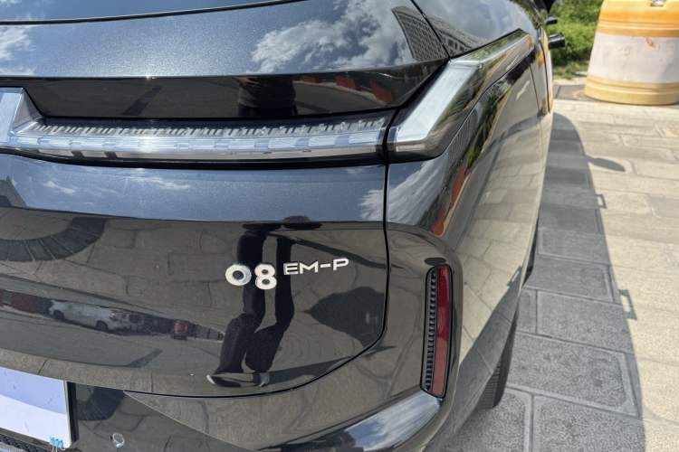 Used Lynk & Co 08 EM-P 2023 120km Long-Range Halo Exterior 11