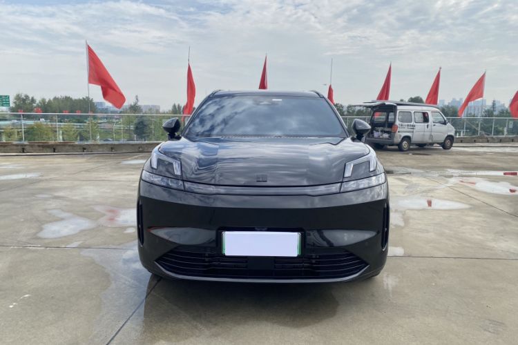 Used Lynk & Co 08 EM-P 2023 120km Long-Range Pro Exterior 4