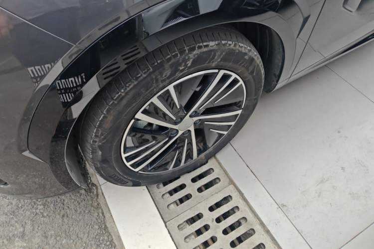 Used Lynk & Co 08 EM-P 2023 245km Ultra-Long Range Halo Exterior 4