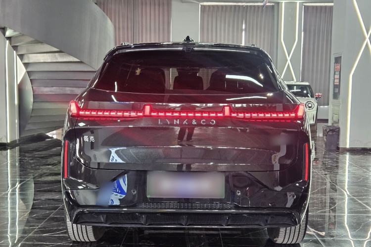 Used Lynk & Co 08 EM-P 2023 220km All-Wheel-Drive Performance Halo Exterior 4