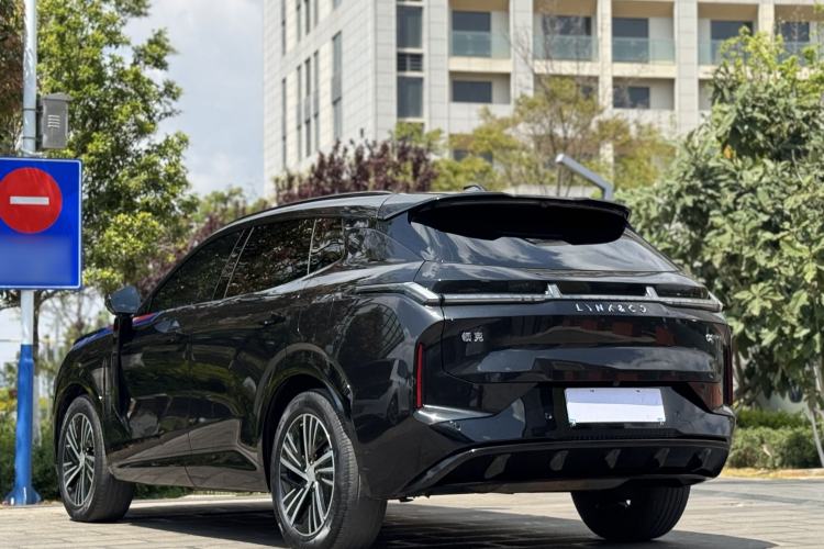Used Lynk & Co 08 EM-P 2023 120km Long-Range Halo Exterior 5