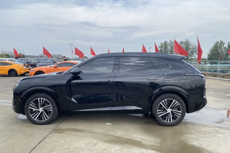 Used Lynk & Co 08 EM-P 2023 120km Long-Range Pro Exterior 5
