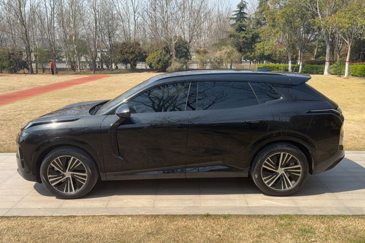 Used Lynk & Co 08 EM-P 2023 120km Long-Range Halo Exterior 7
